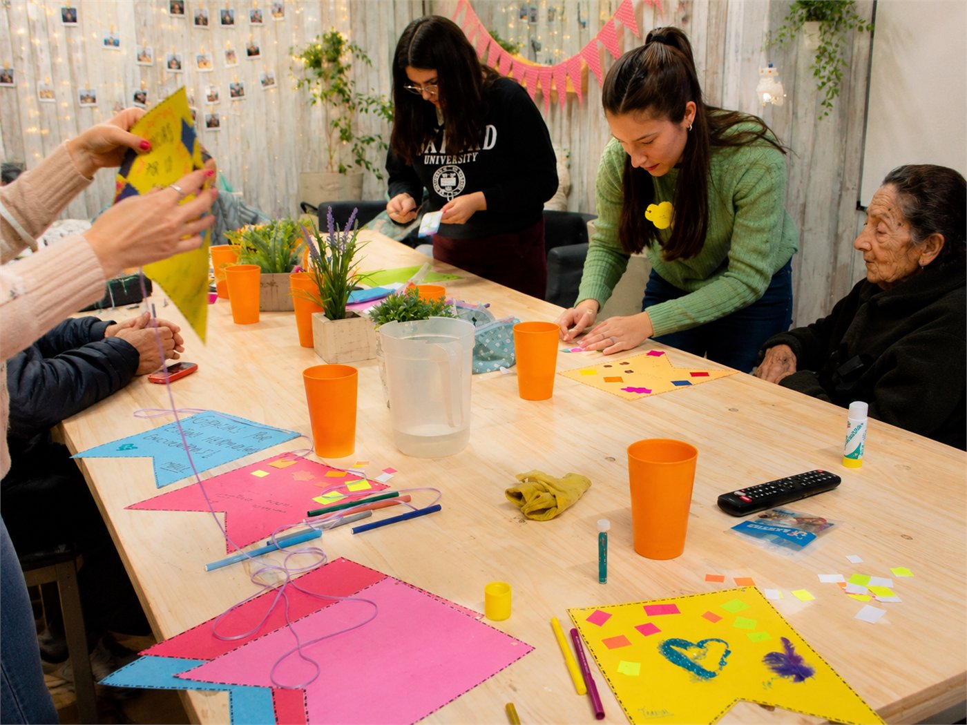 Actividades recreativas en el geriátrico Hogar Luz, Bahía Blanca